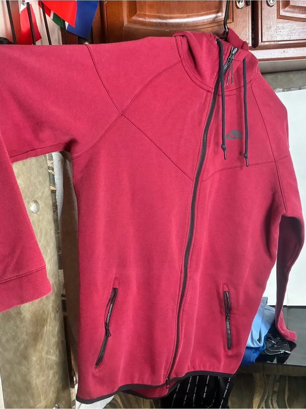 Nike Men's Dark Red Full-Zip Hooded Windbreaker
